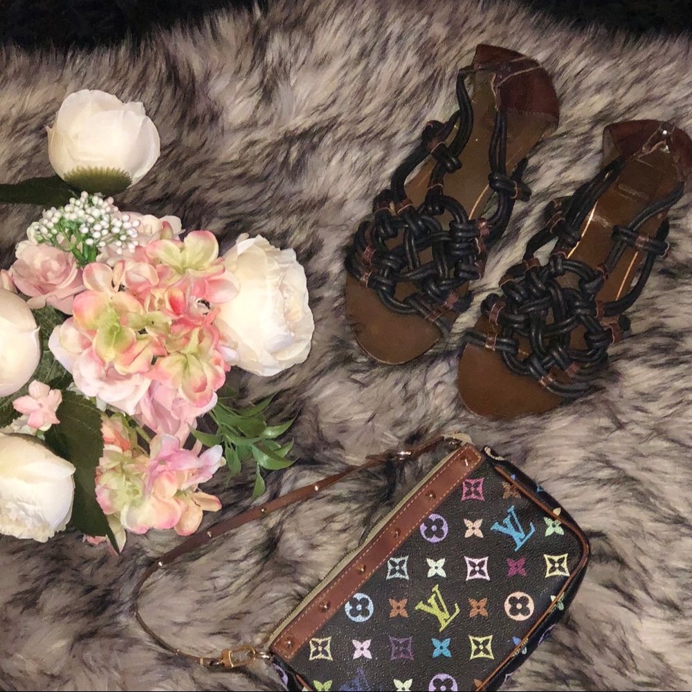 3 items for $25❣️❣️❣️ SALE  ❣️❣️❣️Dolce Vita Sandals